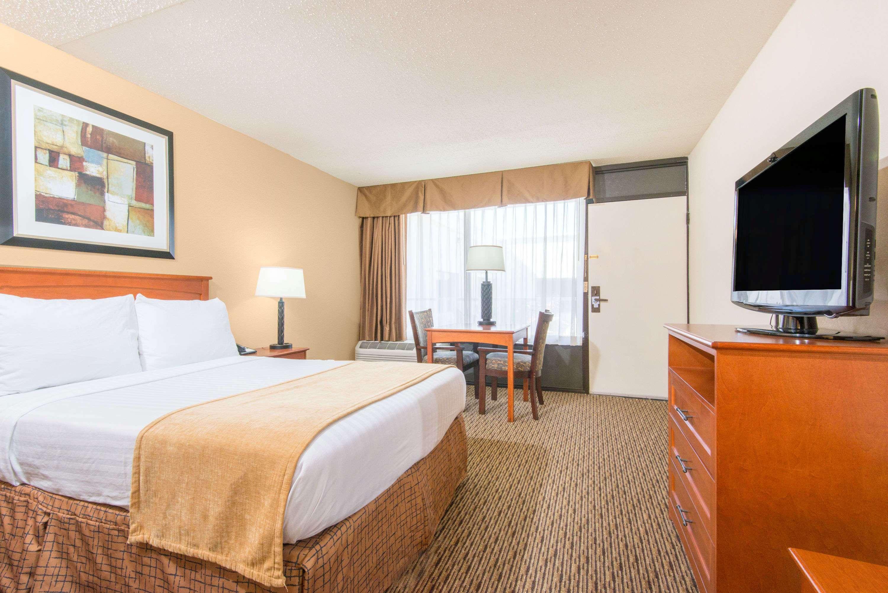 Days Inn By Wyndham Altus Bagian luar foto