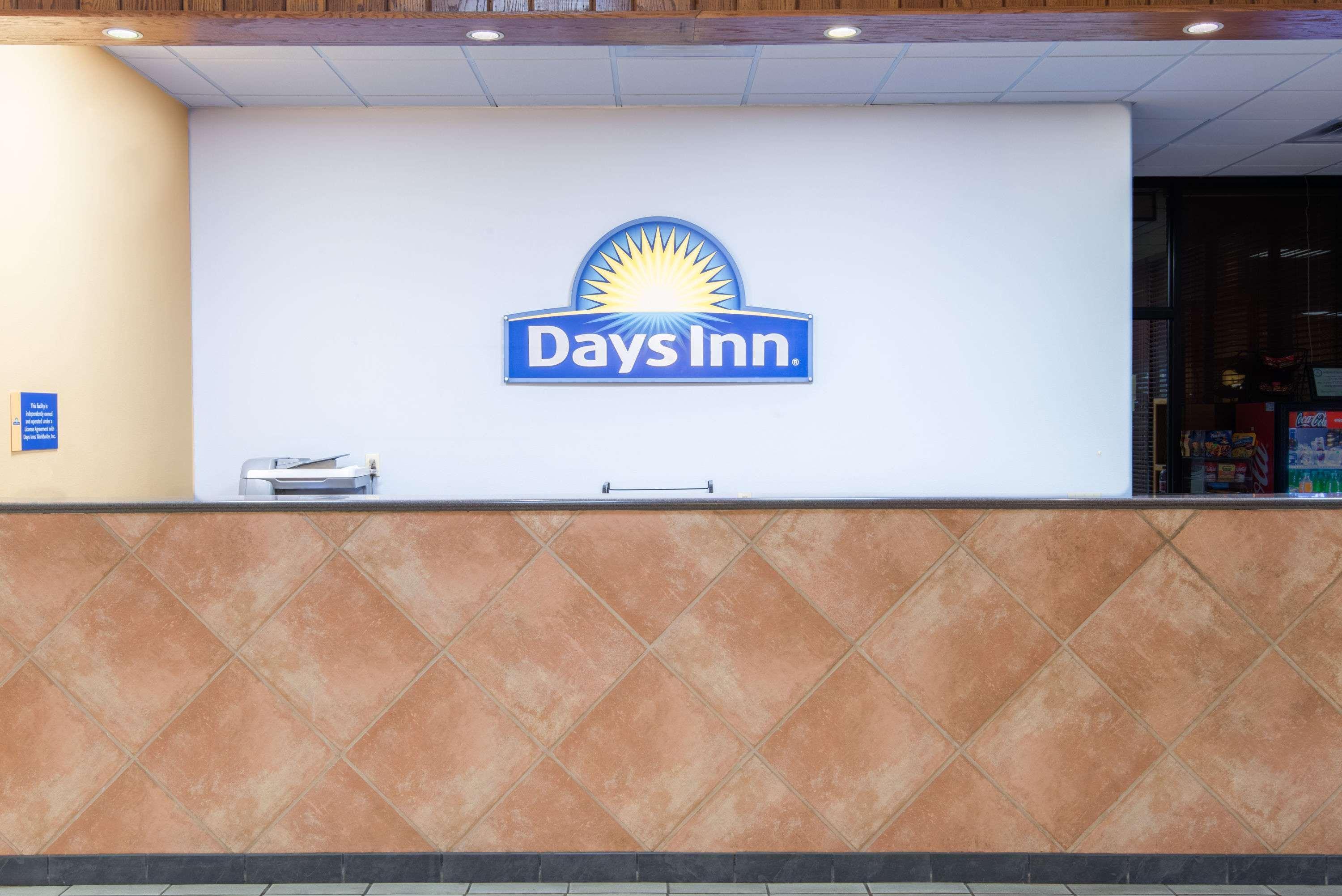 Days Inn By Wyndham Altus Bagian luar foto