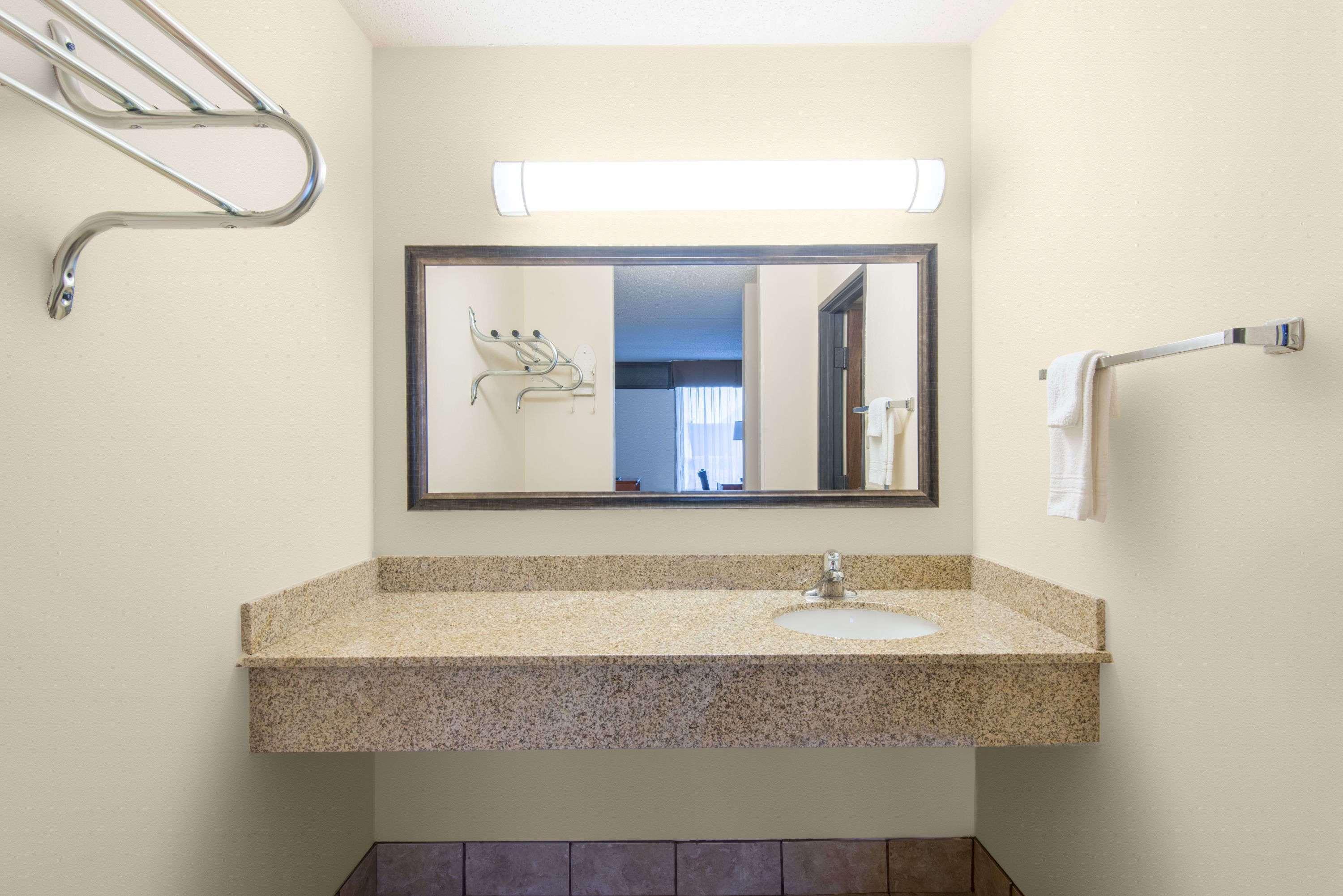 Days Inn By Wyndham Altus Bagian luar foto