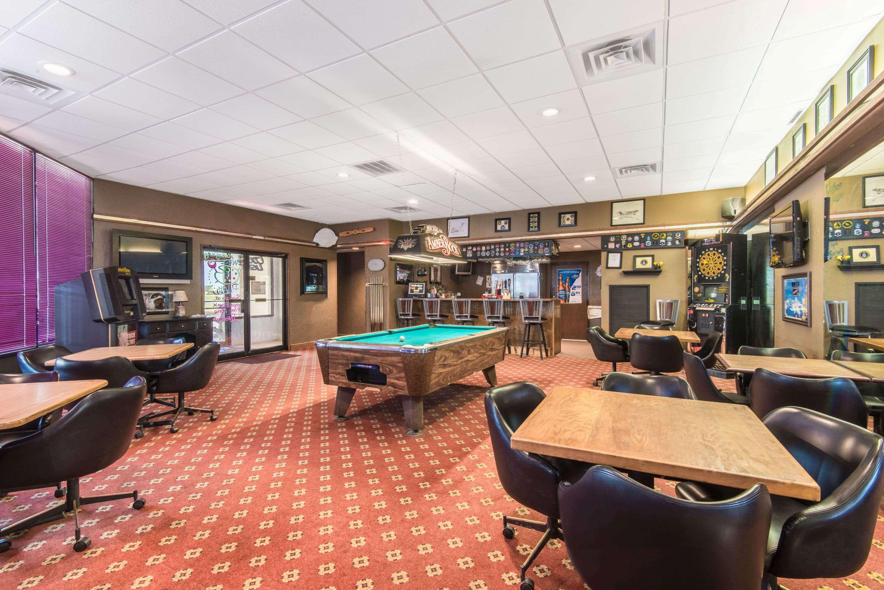 Days Inn By Wyndham Altus Bagian luar foto