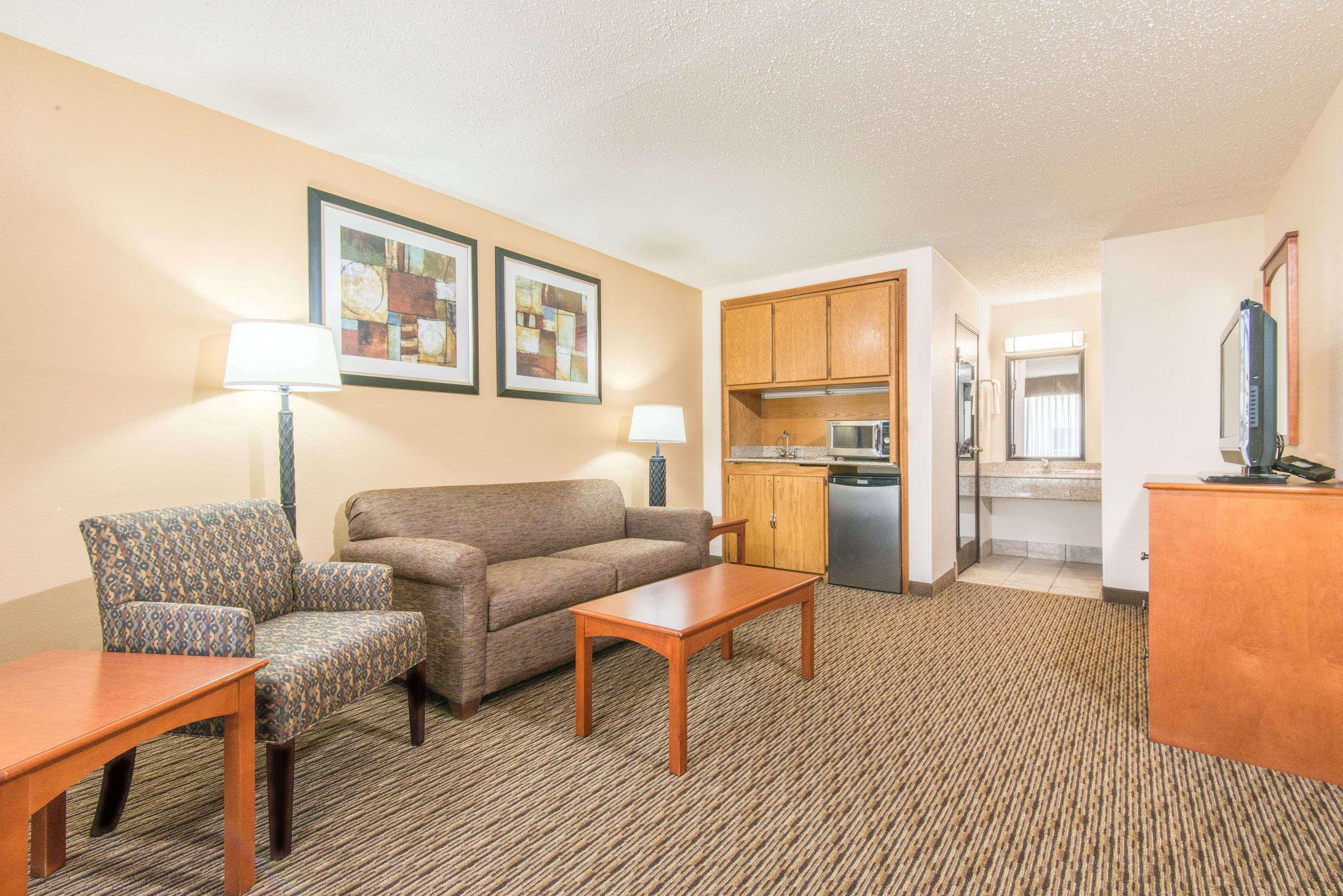 Days Inn By Wyndham Altus Bagian luar foto